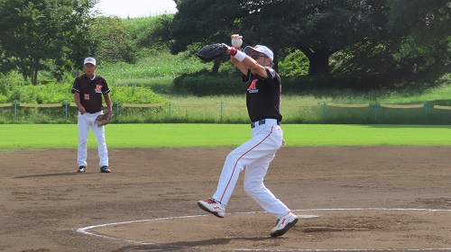 写真07新座シニア投手